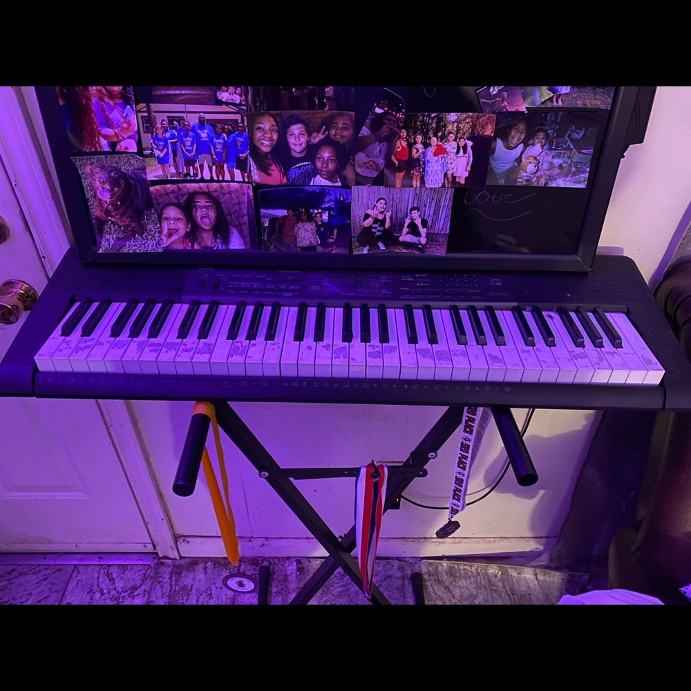 Casio Keyboard - Picture 3 of 4